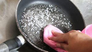 10 mẹo làm sạch đồ dùng nhà bếp cực nhanh và hiệu quả